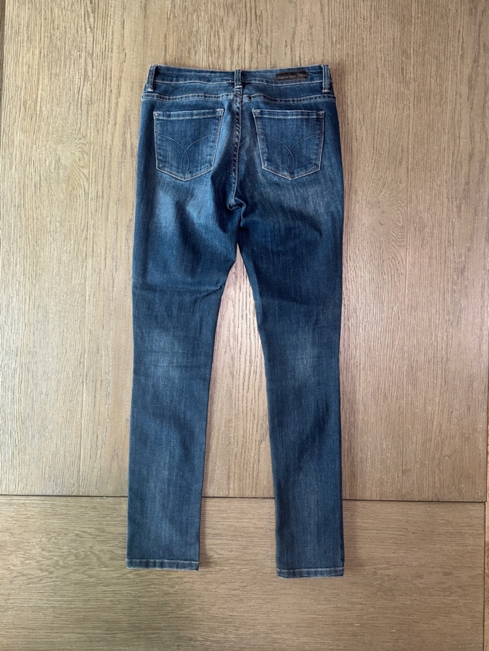 Calvin Klein Ultimate Skinny Jeans Size 26/2 Medium Wash - Picture 7 of 8